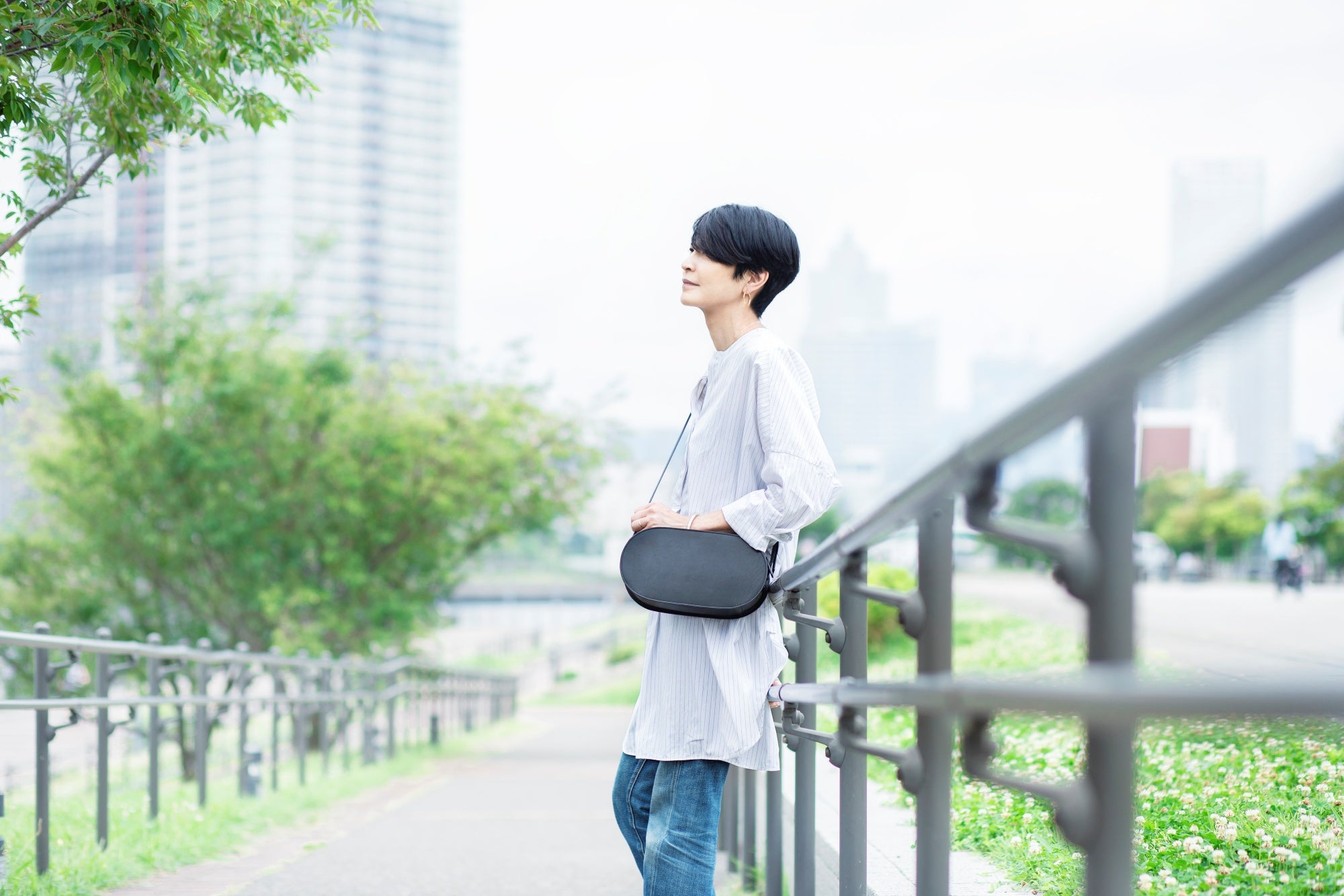 Tsuchiya Kaban Staff Makiko's Pick: Black Nume Oval Shoulder, Black Leather Shoulder Bag Made in Japan